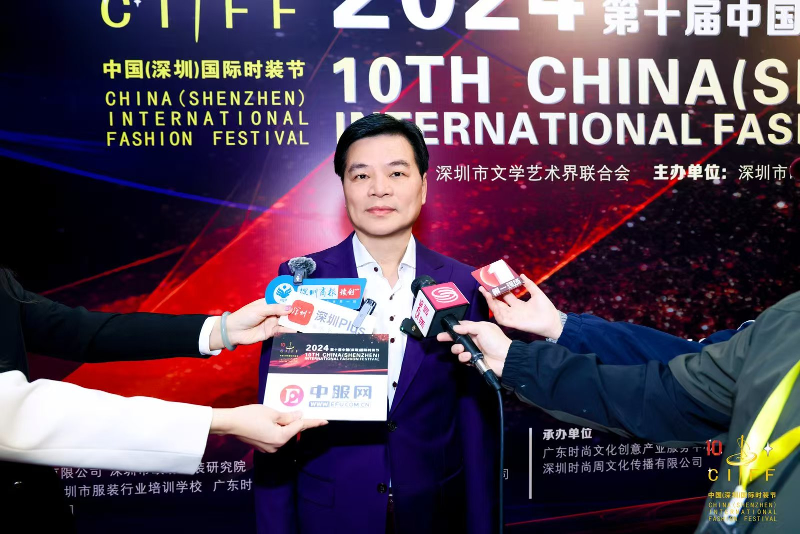 周校创新作品大赛采访图.png